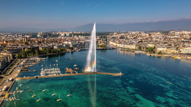 Geneva blue sky and water with fountain in the middle