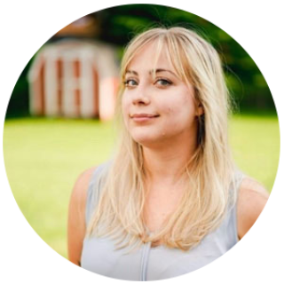 portrait of Samantha Toet